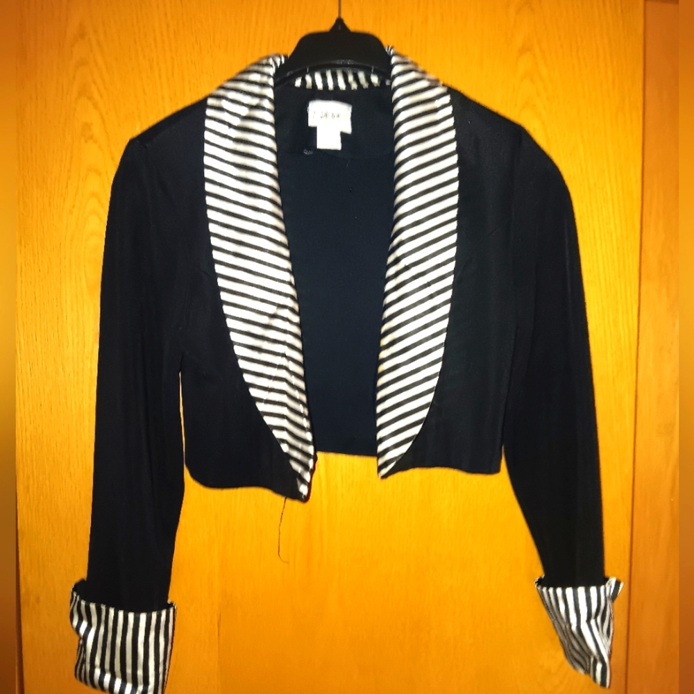 Women's size medium,  SOO black crop jacket
